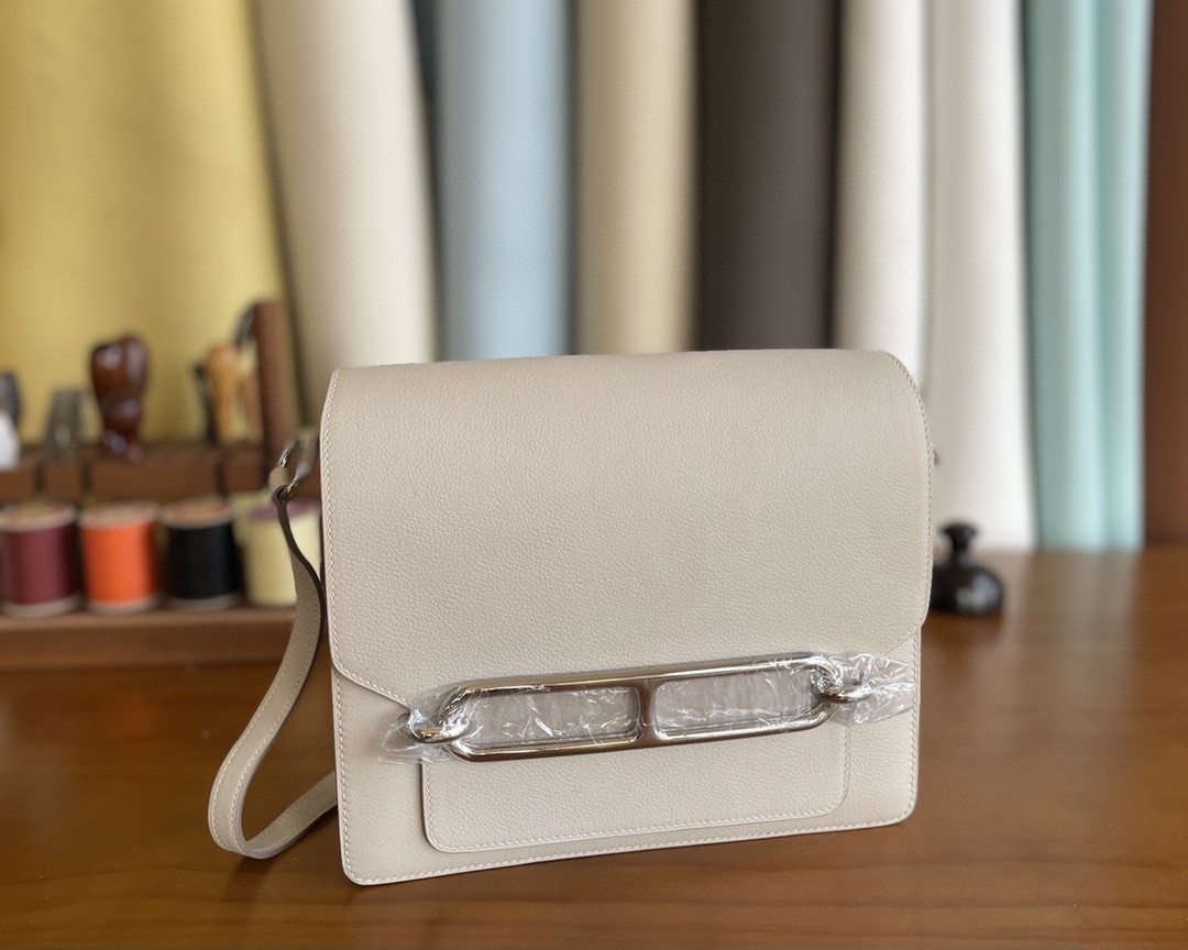 Hermès（爱马仕）Roulis 猪鼻子 evercolor 奶昔白 银扣 23cm