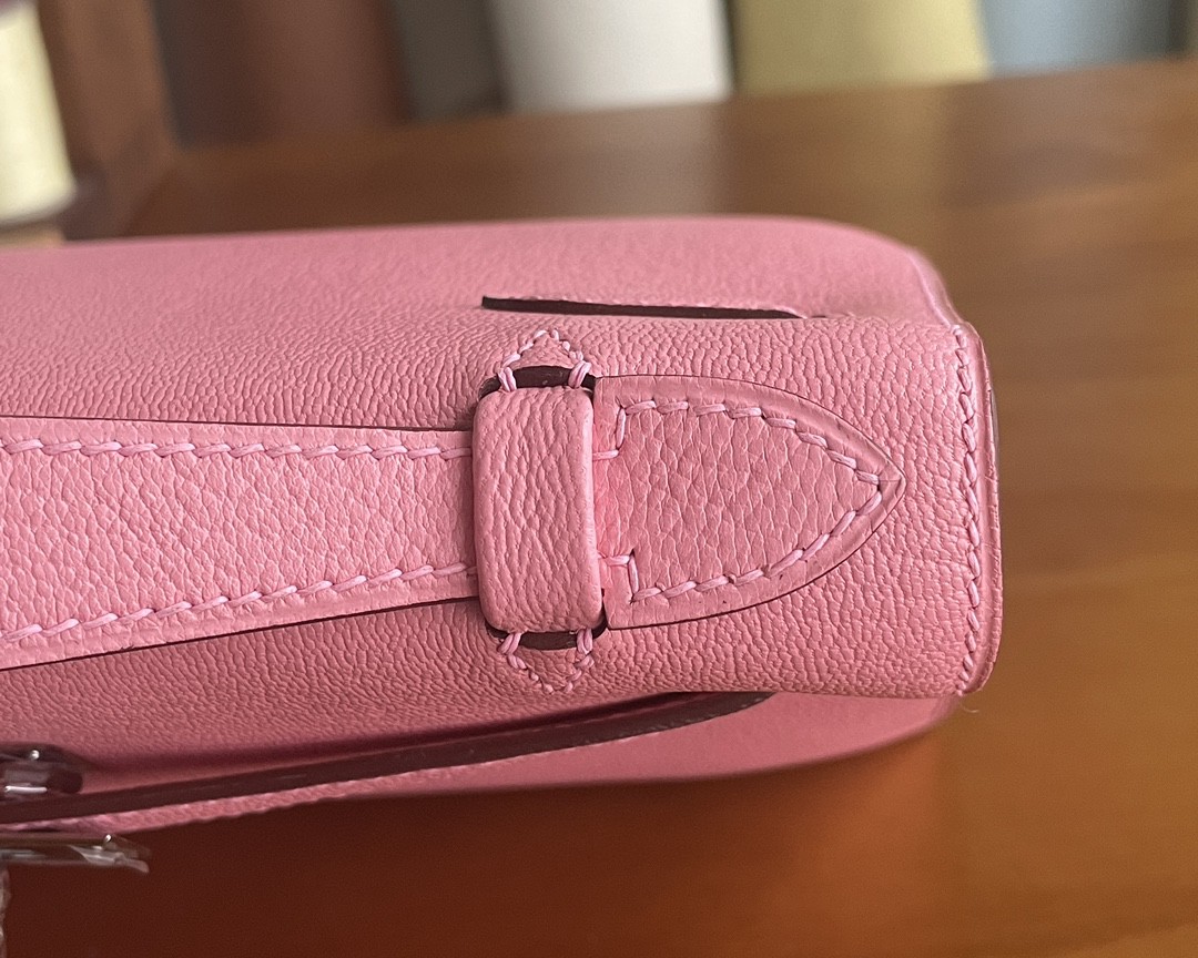 Hermès（爱马仕）mini kelly pochette 山羊皮 1Q 奶昔粉 银扣 22cm