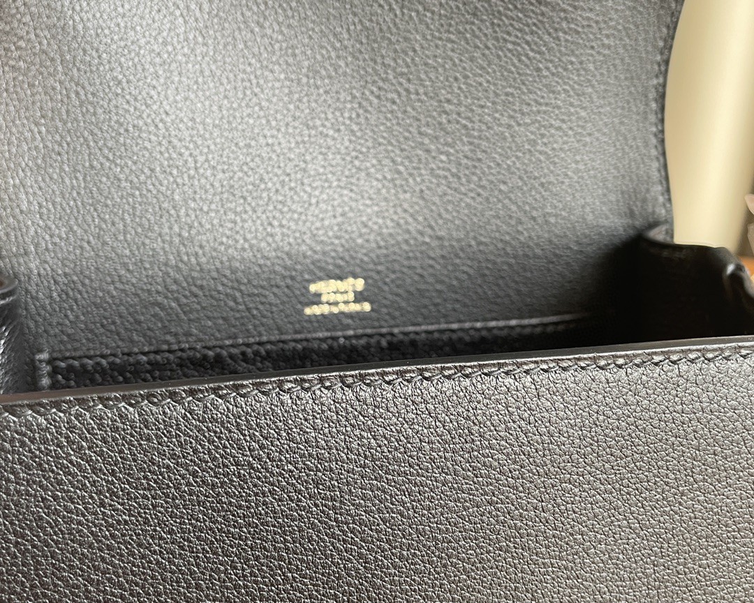 Hermès（爱马仕）Roulis 猪鼻子 evercolor 黑色 金扣 18cm