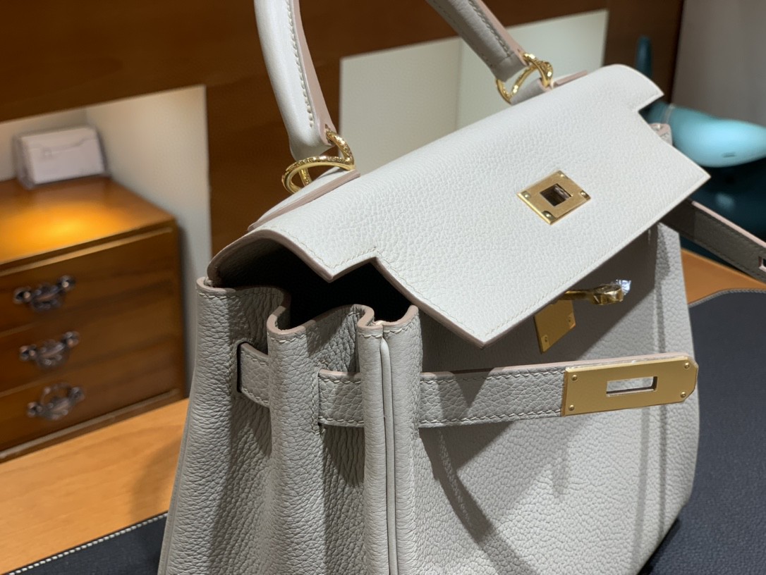 Hermès（爱马仕）Kelly 凯莉包 Togo 珍珠灰 金扣 28cm