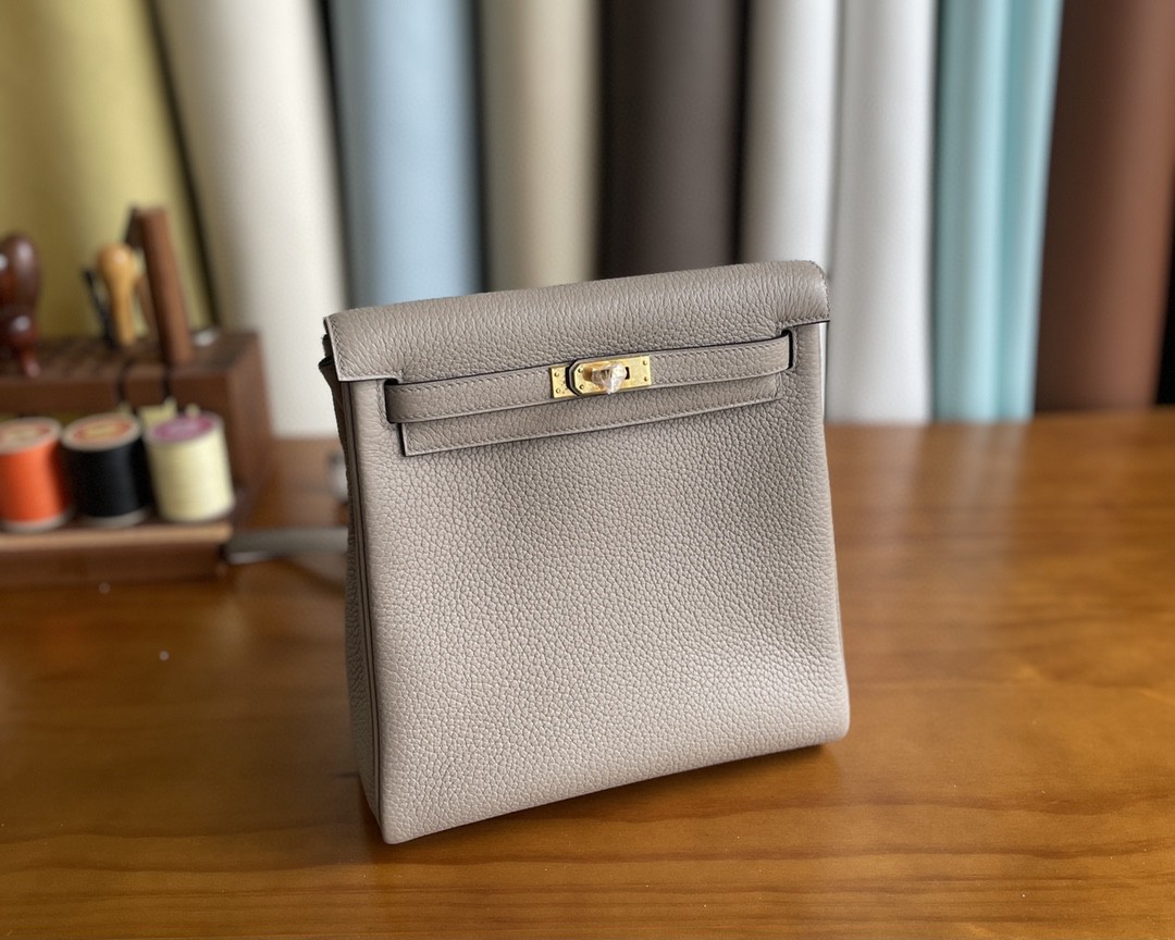 Hermès（爱马仕）kelly ado 双肩包 Tc皮 m8 沥青灰 金扣
