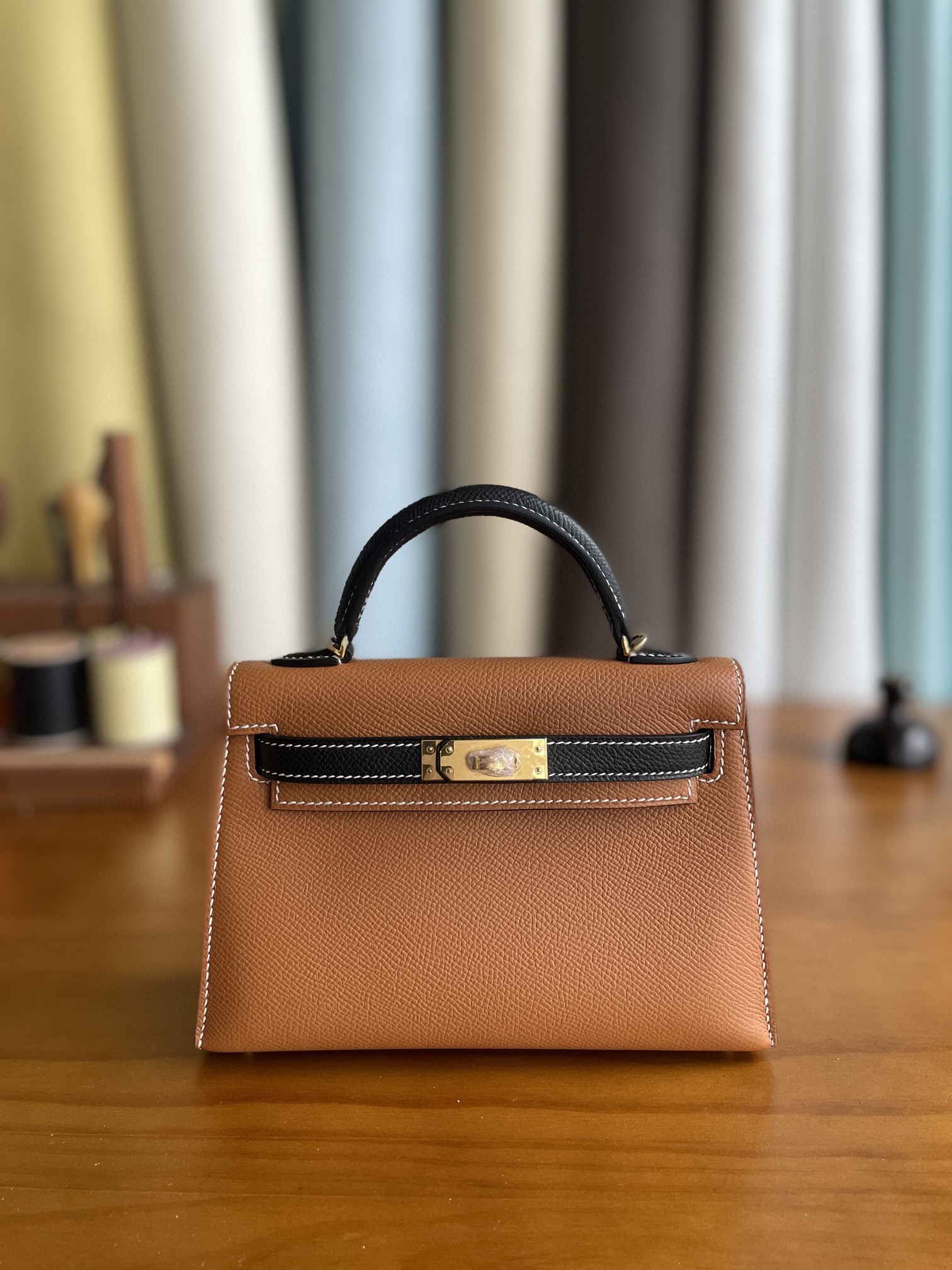 Hermès（爱马仕）Mini kelly 迷你凯莉 Epsom 金棕色 拼 黑色 金扣 19cm