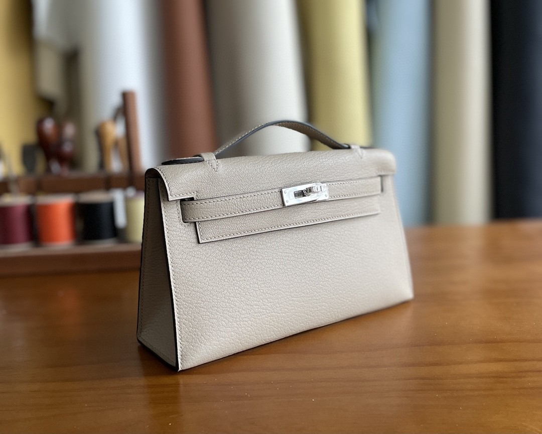 Hermès（爱马仕）mini kelly pochette 山羊皮 m8 沥青灰 银扣 22cm