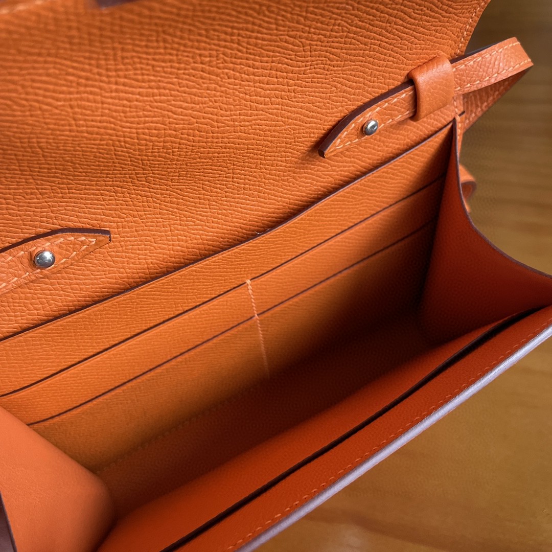 Hermès（爱马仕）clic 挎包 Epsom 经典橙 银扣 16cm