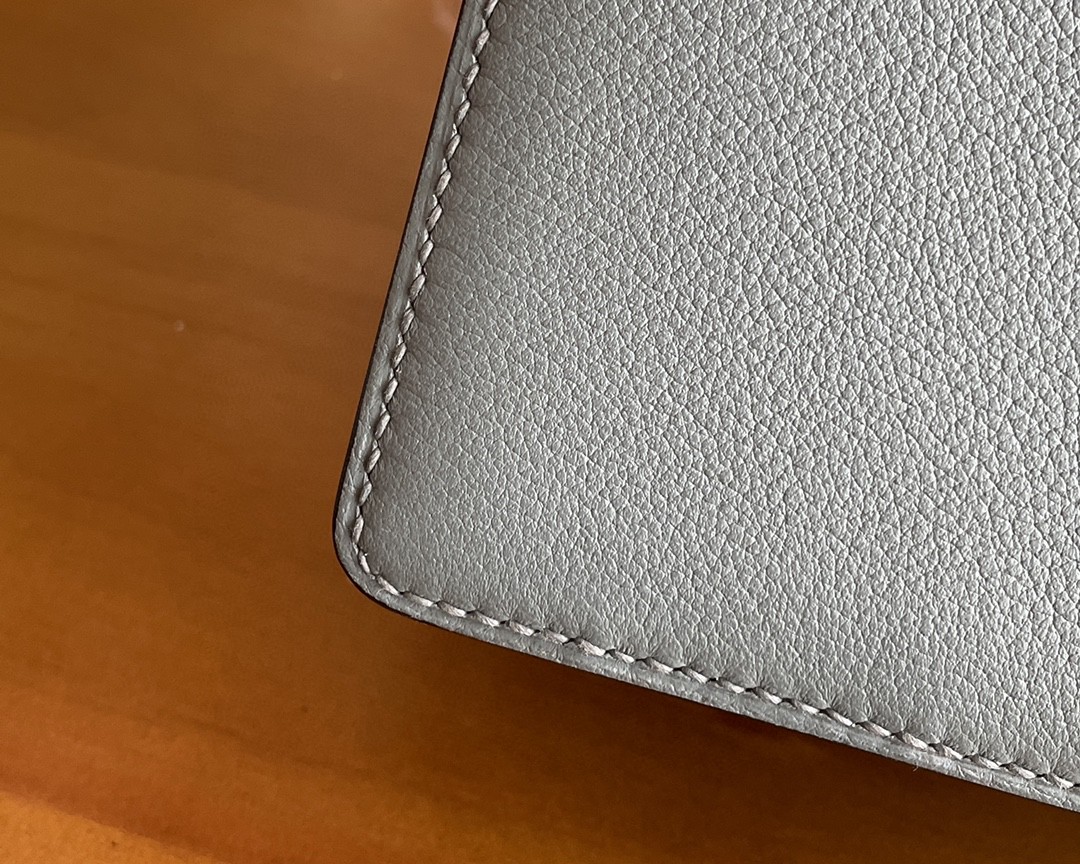 Hermès（爱马仕）Roulis 猪鼻子 evercolor 杏仁绿 金扣 18cm