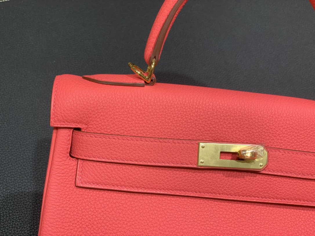 Hermès（爱马仕）Kelly 凯莉包 Togo 8W 唇膏粉 金扣 28cm