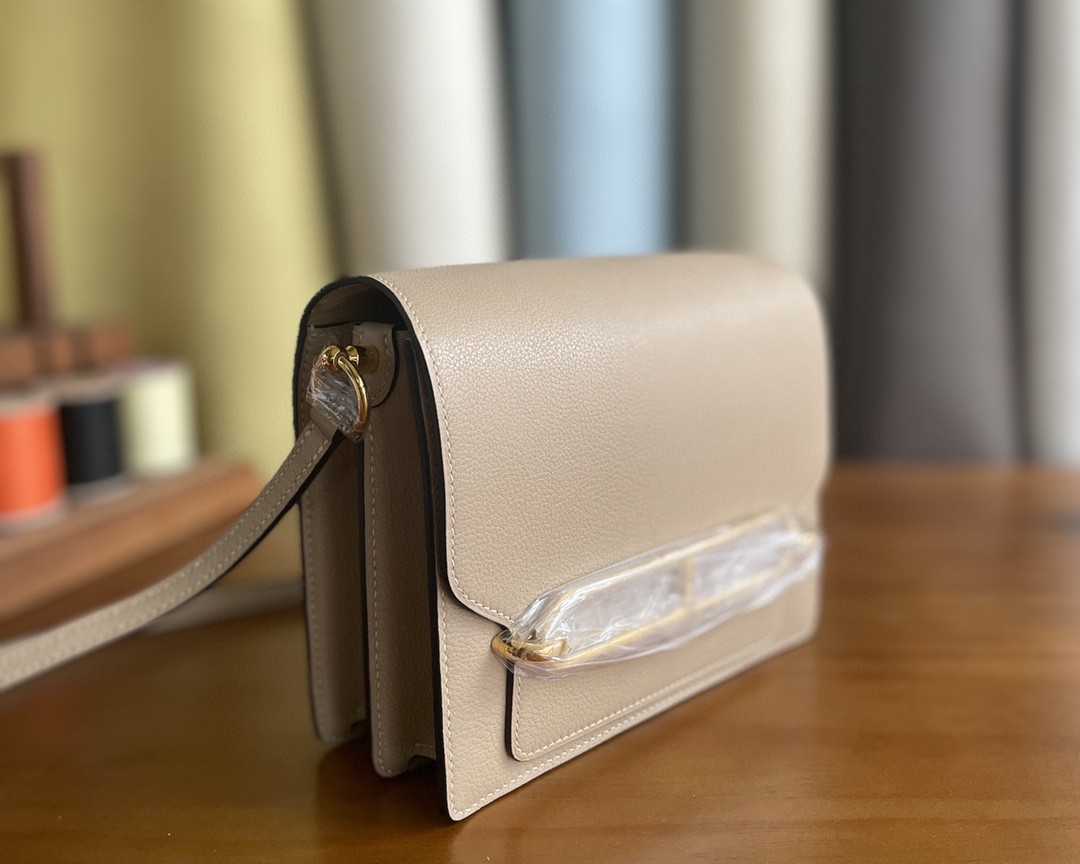 Hermès（爱马仕）Roulis 猪鼻子 evercolor s2 风衣灰 金扣 18cm