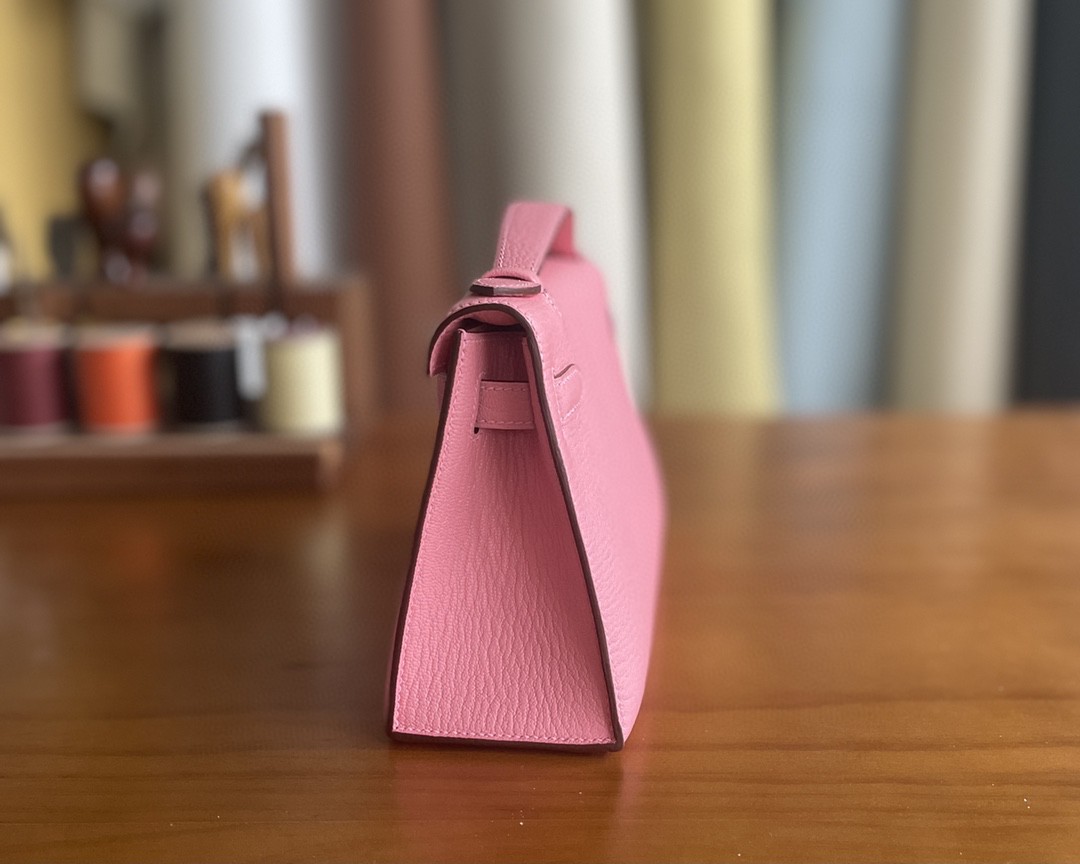 Hermès（爱马仕）mini kelly pochette 山羊皮 1Q 奶昔粉 银扣 22cm