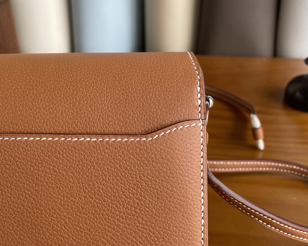 Hermès（爱马仕）Roulis 猪鼻子 evercolor 金棕色 银扣 18cm