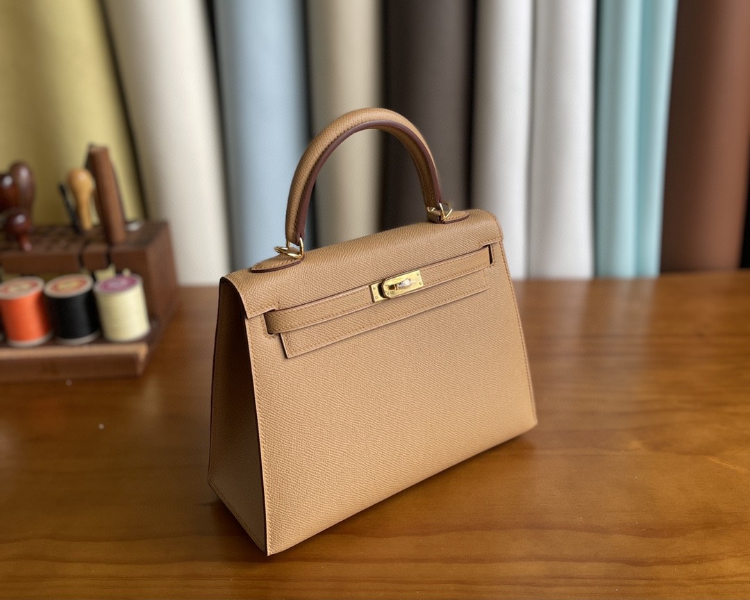Hermès（爱马仕）Kelly 凯莉包 Epsom 2b 饼干色 金扣 25cm