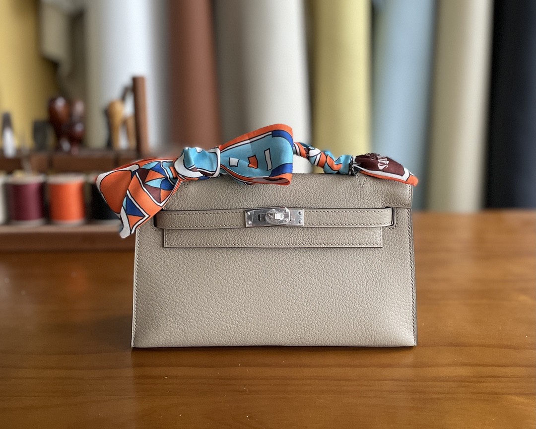 Hermès（爱马仕）mini kelly pochette 山羊皮 m8 沥青灰 银扣 22cm