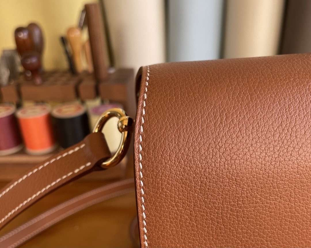 Hermès（爱马仕）Roulis 猪鼻子 evercolor 金棕色 金扣 23cm