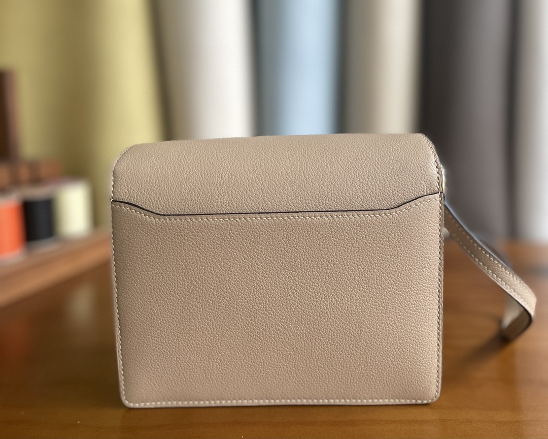 Hermès（爱马仕）Roulis 猪鼻子 evercolor s2 风衣灰 金扣 18cm