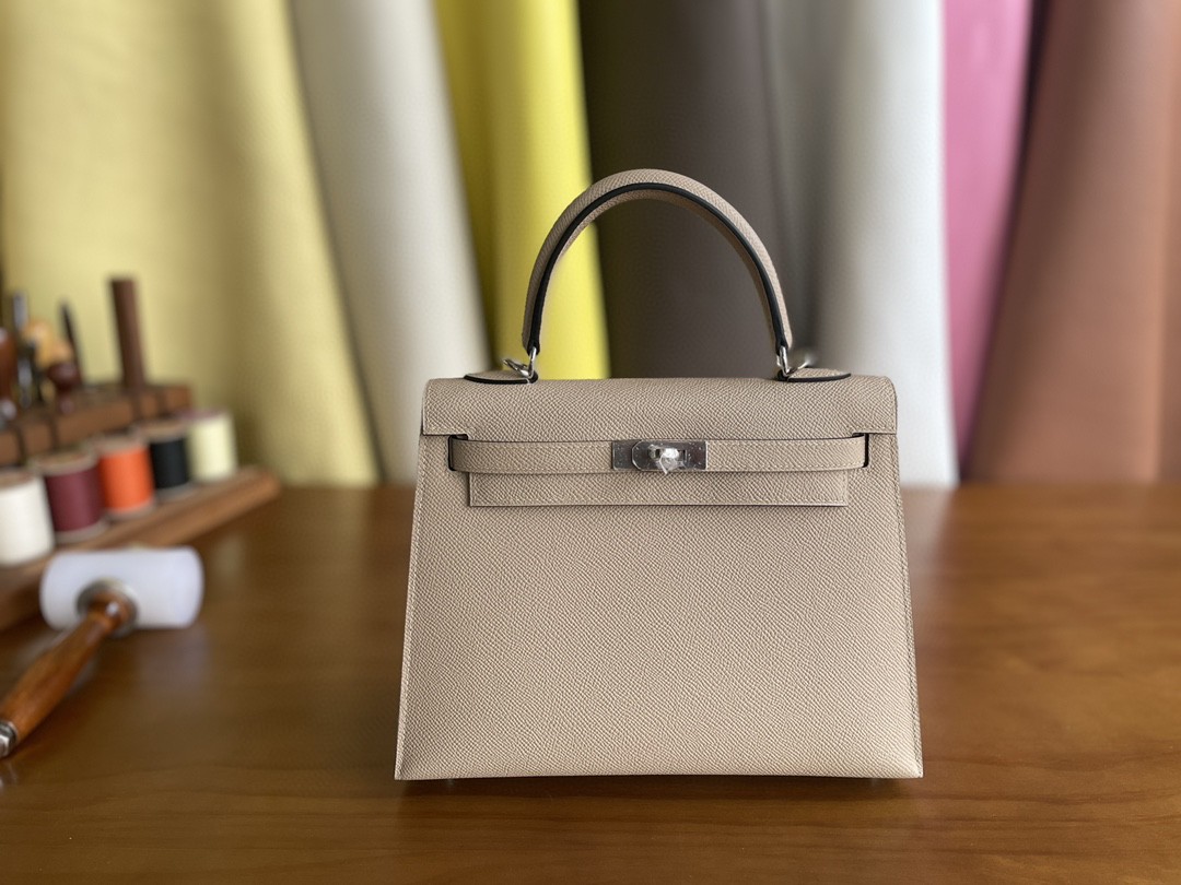 Hermès（爱马仕）Kelly 凯莉包 Epsom s2 风衣灰 银扣 25cm