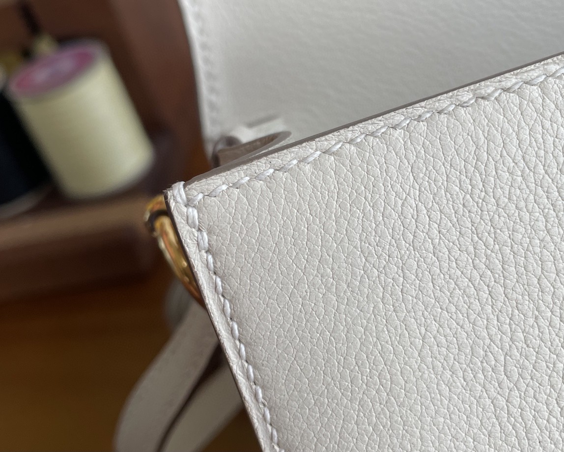 Hermès（爱马仕）Roulis 猪鼻子 evercolor 奶昔白 金扣 18cm