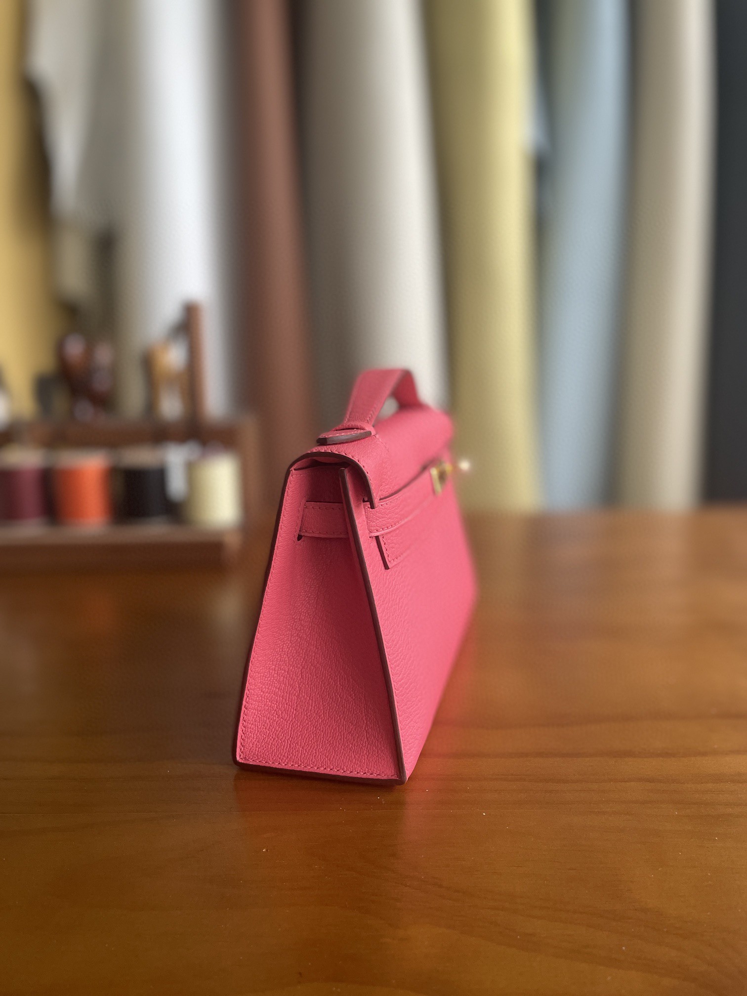 Hermès（爱马仕）mini kelly pochette 山羊皮 8w 新唇膏粉 金扣 22cm