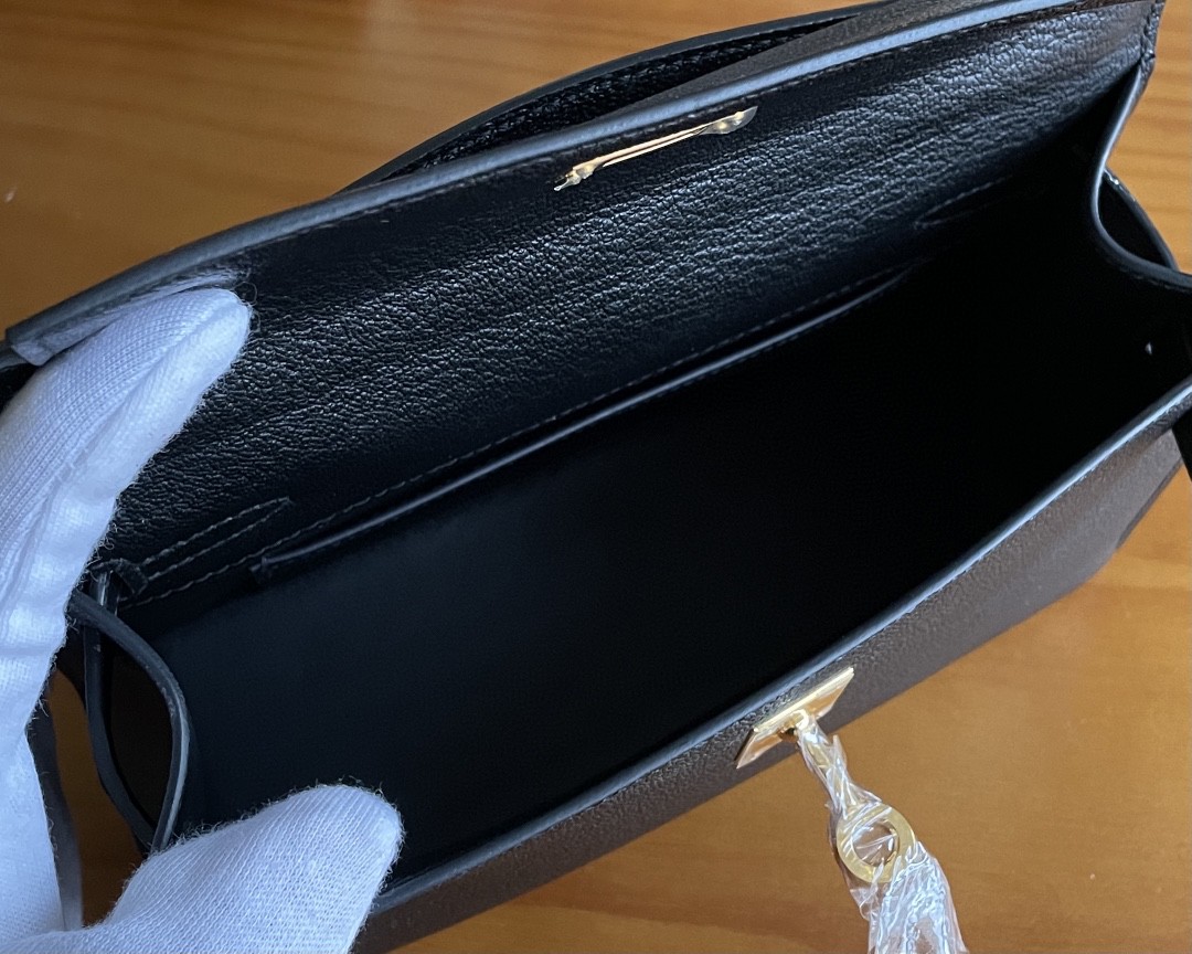 Hermès（爱马仕）mini kelly pochette 山羊皮 黑色 金扣 22cm