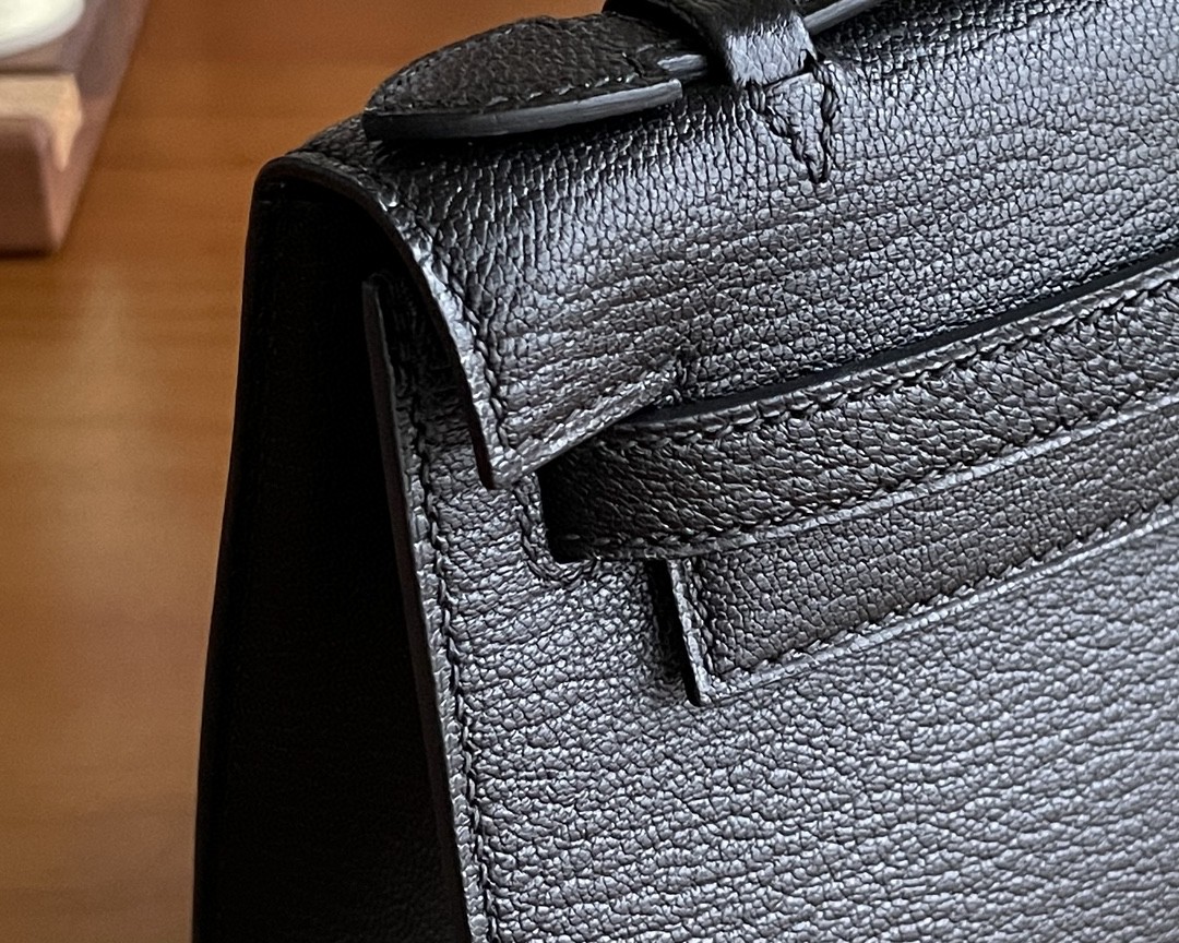 Hermès（爱马仕）mini kelly pochette 山羊皮 黑色 金扣 22cm