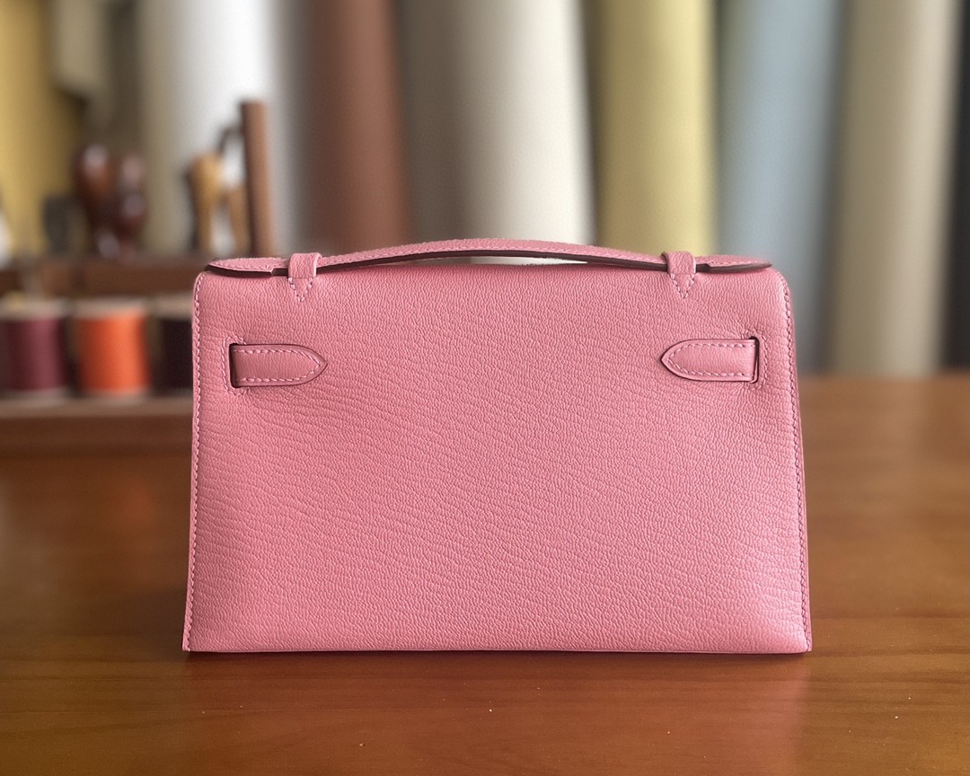 Hermès（爱马仕）mini kelly pochette 山羊皮 1Q 奶昔粉 金扣 22cm