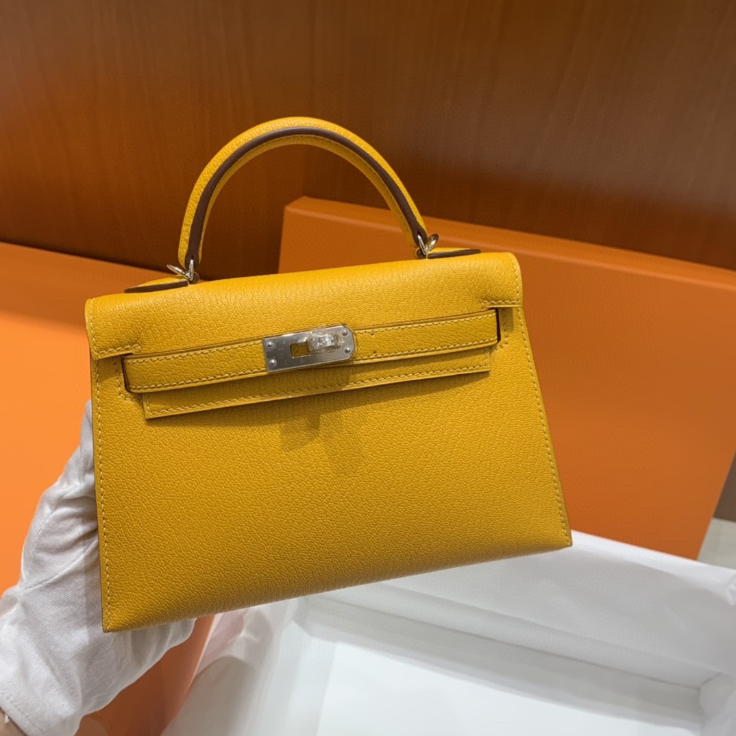 Hermès（爱马仕）mini Kelly 山羊皮 9V 太阳黄 银扣 19cm