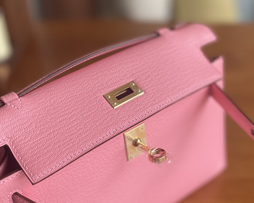 Hermès（爱马仕）mini kelly pochette 山羊皮 1Q 奶昔粉 金扣 22cm