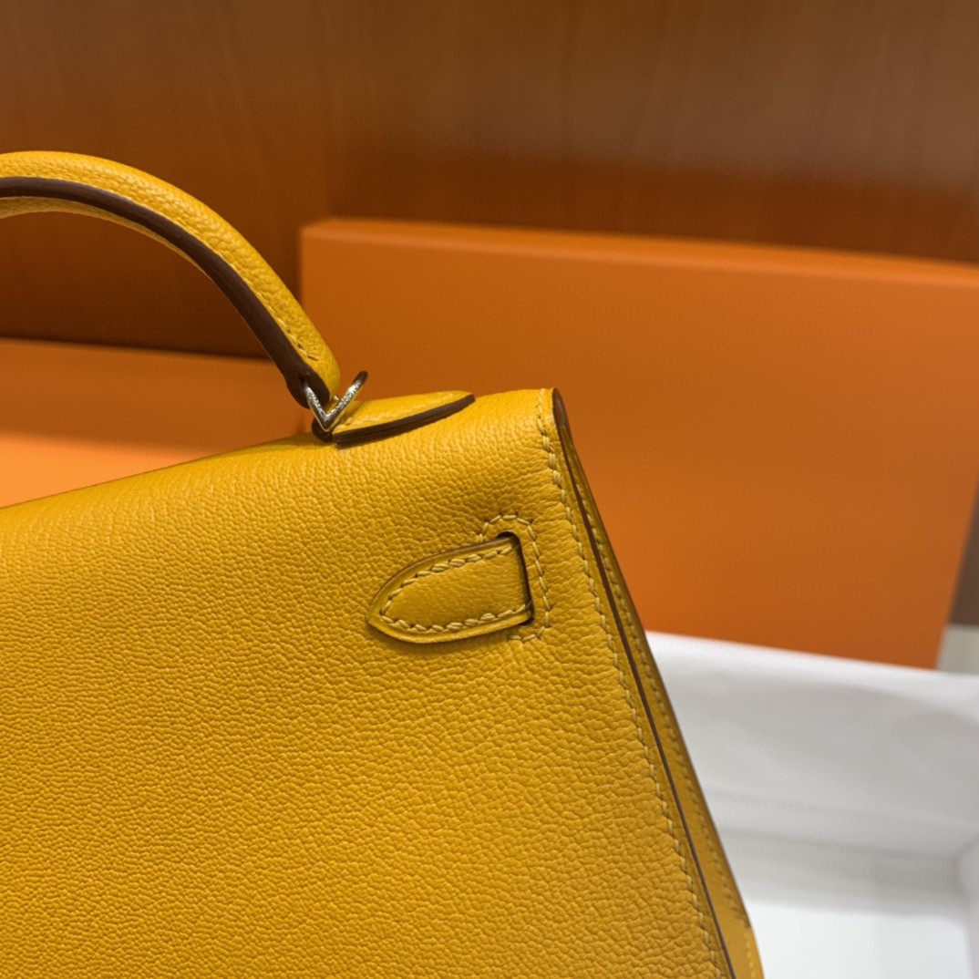 Hermès（爱马仕）mini Kelly 山羊皮 9V 太阳黄 银扣 19cm