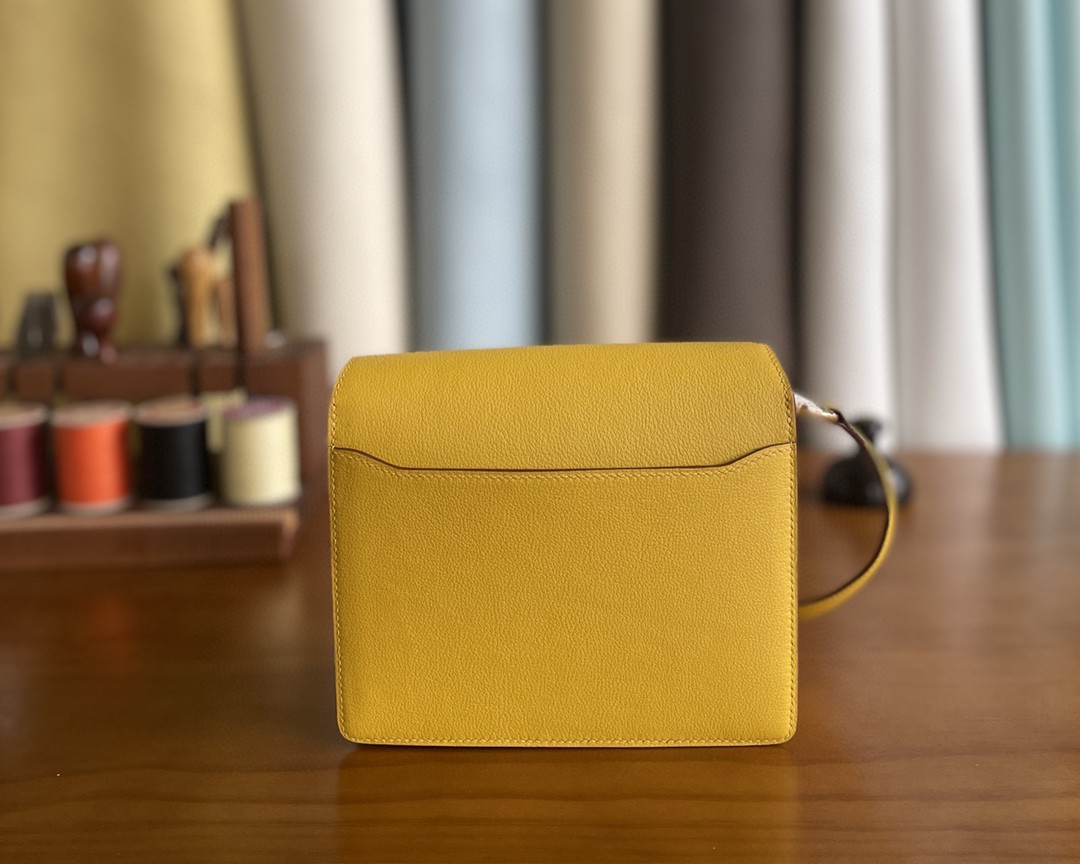 Hermès（爱马仕）Roulis 猪鼻子 evercolor 9D 琥珀黄 金扣 18cm