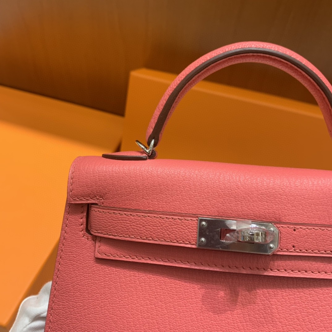 Hermès（爱马仕）mini Kelly 山羊皮 8W 唇膏粉 银扣 19cm