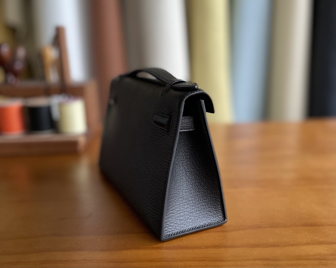 Hermès（爱马仕）mini kelly pochette 山羊皮 黑色 金扣 22cm