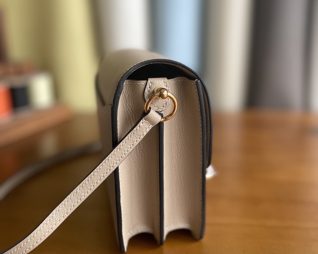 Hermès（爱马仕）Roulis 猪鼻子 evercolor s2 风衣灰 金扣 18cm