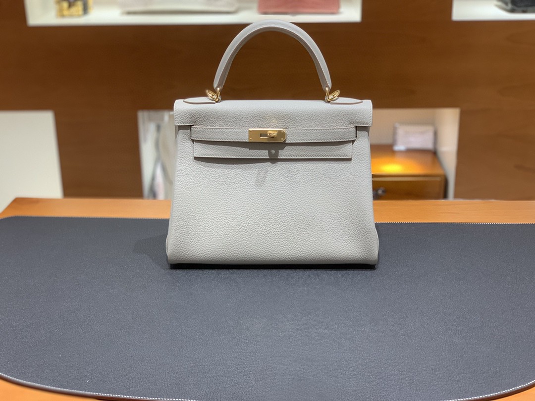 Hermès（爱马仕）Kelly 凯莉包 Togo 珍珠灰 金扣 28cm
