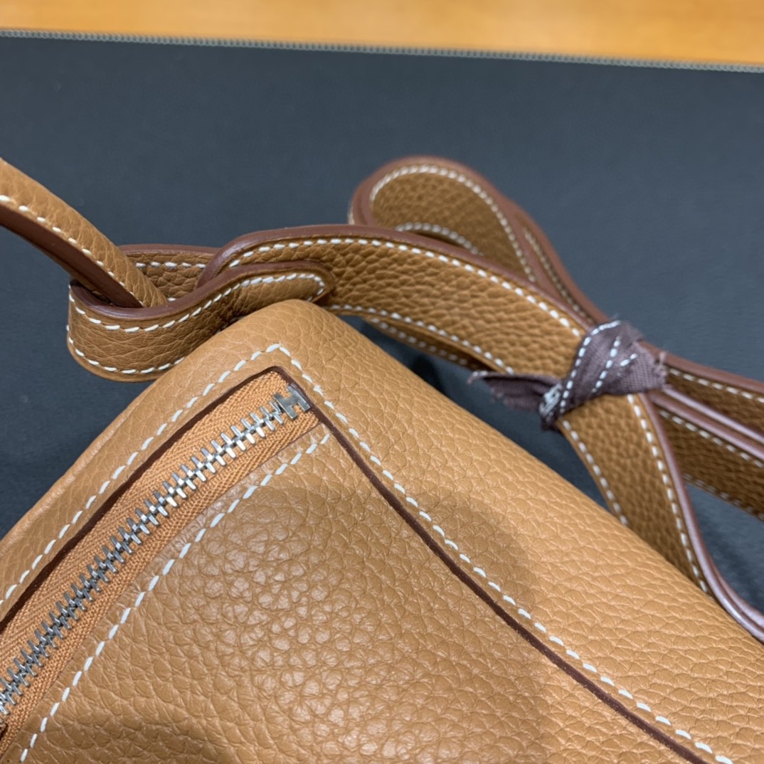 Hermès（爱马仕）Mini Lindy 迷你琳迪包 TC 金棕色 银扣 20cm
