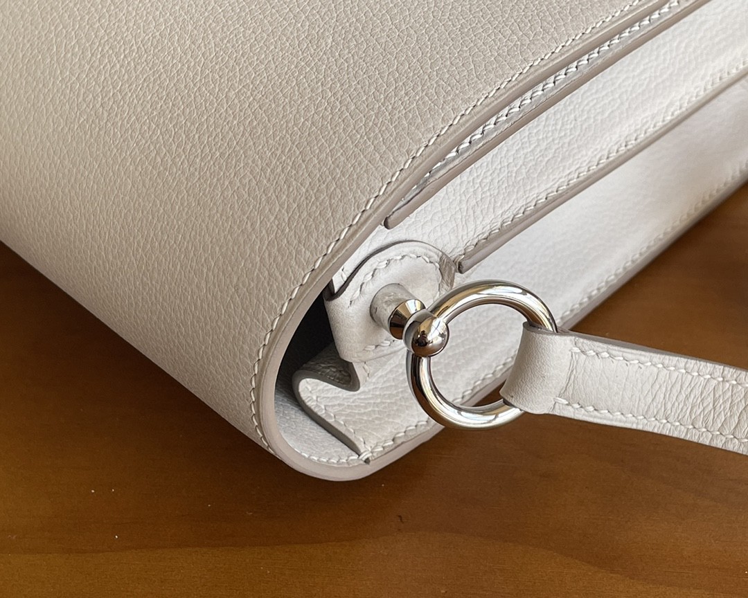 Hermès（爱马仕）Roulis 猪鼻子 evercolor 奶昔白 银扣 23cm