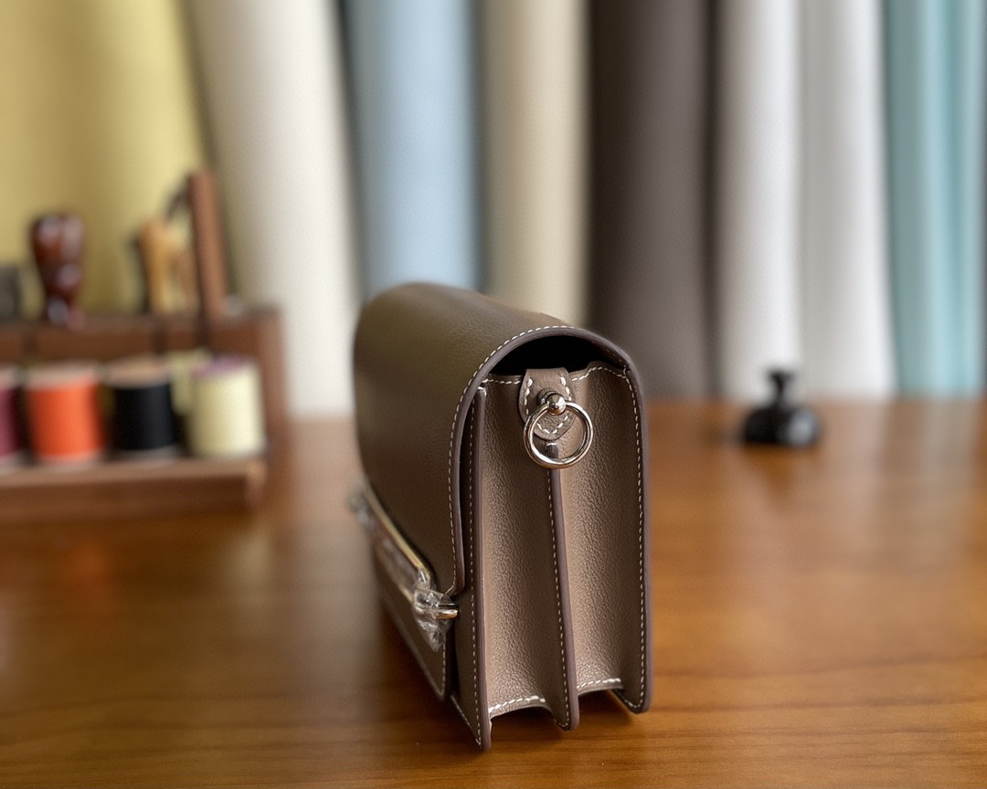 Hermès（爱马仕）Roulis 猪鼻子 evercolor 大象灰 银扣 18cm