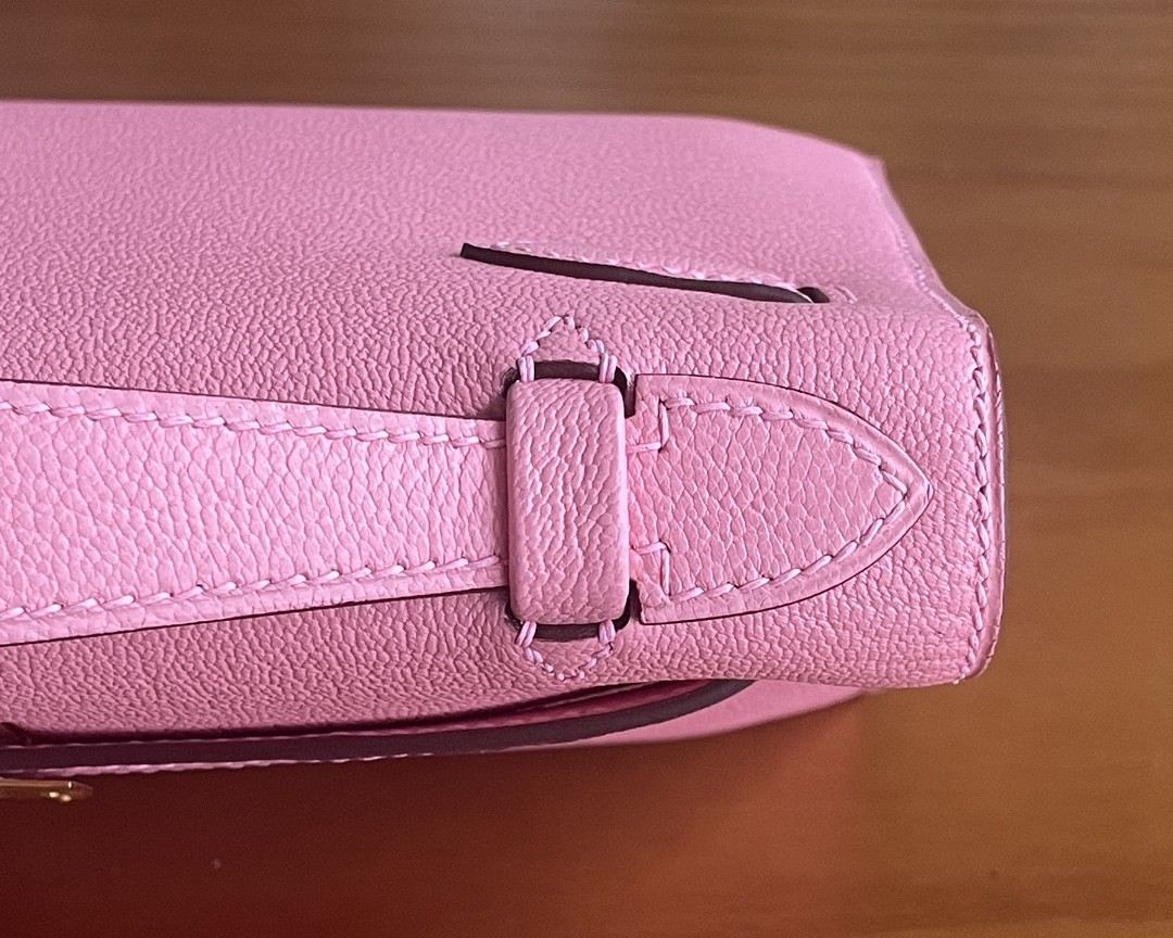 Hermès（爱马仕）mini kelly pochette 山羊皮 1Q 奶昔粉 金扣 22cm