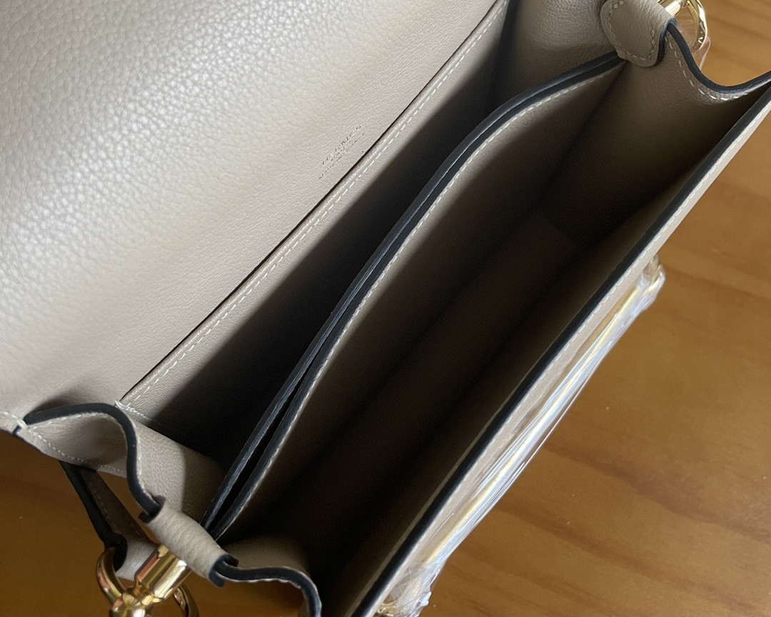 Hermès（爱马仕）Roulis 猪鼻子 evercolor s2 风衣灰 金扣 18cm