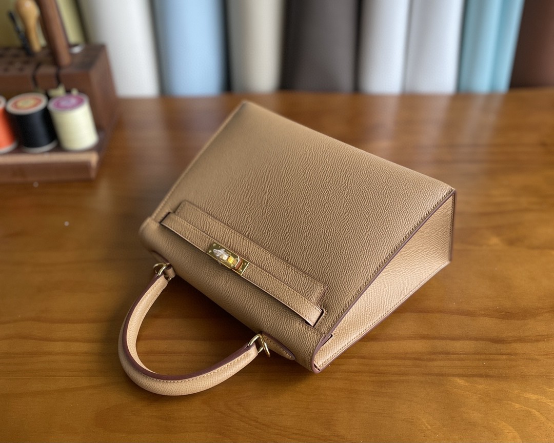 Hermès（爱马仕）Kelly 凯莉包 Epsom 2b 饼干色 金扣 25cm