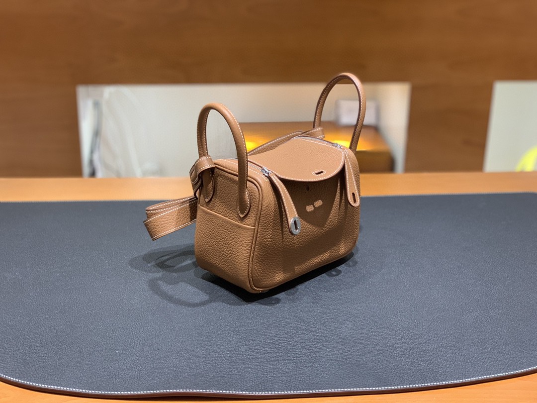 Hermès（爱马仕）Mini Lindy 迷你琳迪包 TC 金棕色 银扣 20cm