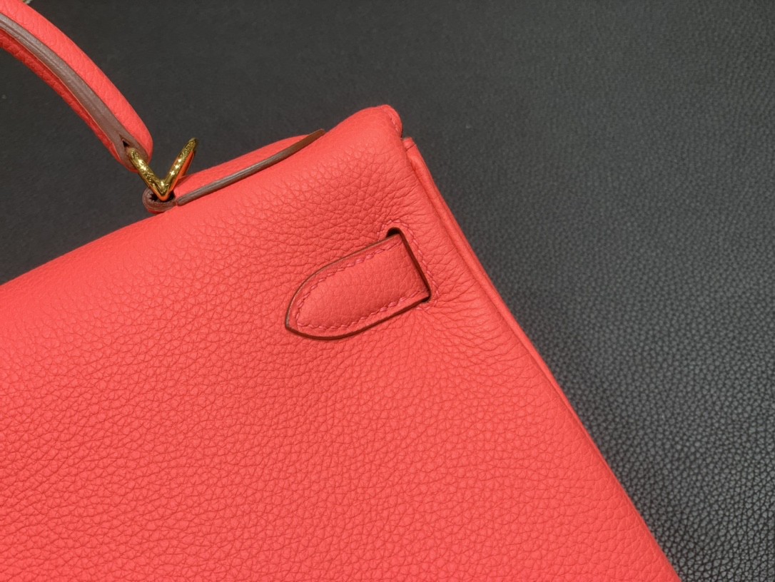 Hermès（爱马仕）Kelly 凯莉包 Togo 8W 唇膏粉 金扣 28cm