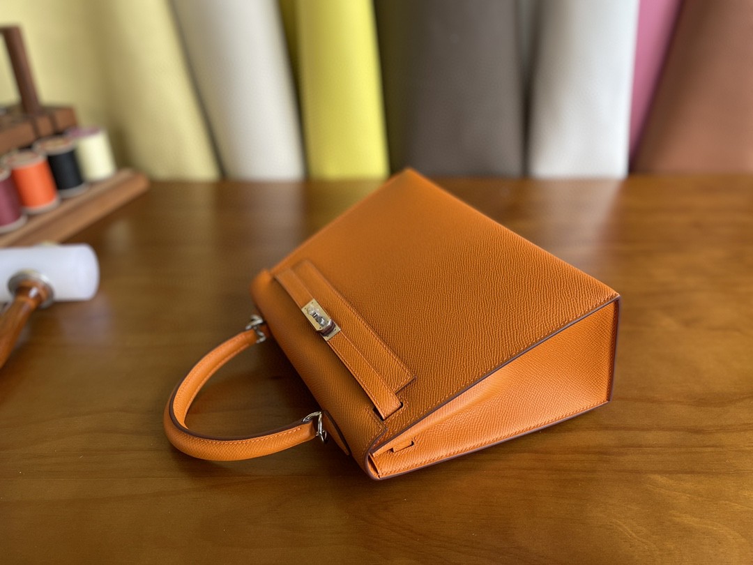Hermès（爱马仕）Kelly 凯莉包 Epsom i9 杏黄色 银扣 25cm