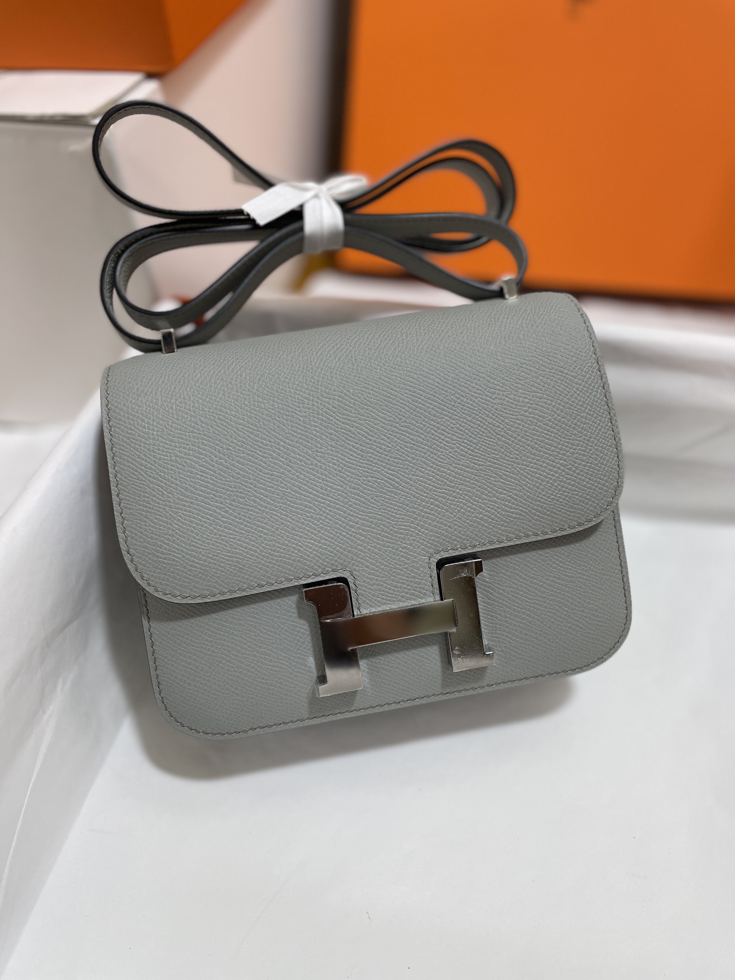 Hermès（爱马仕）Constance 空姐包 Epsom 海鸥灰 银扣 19cm