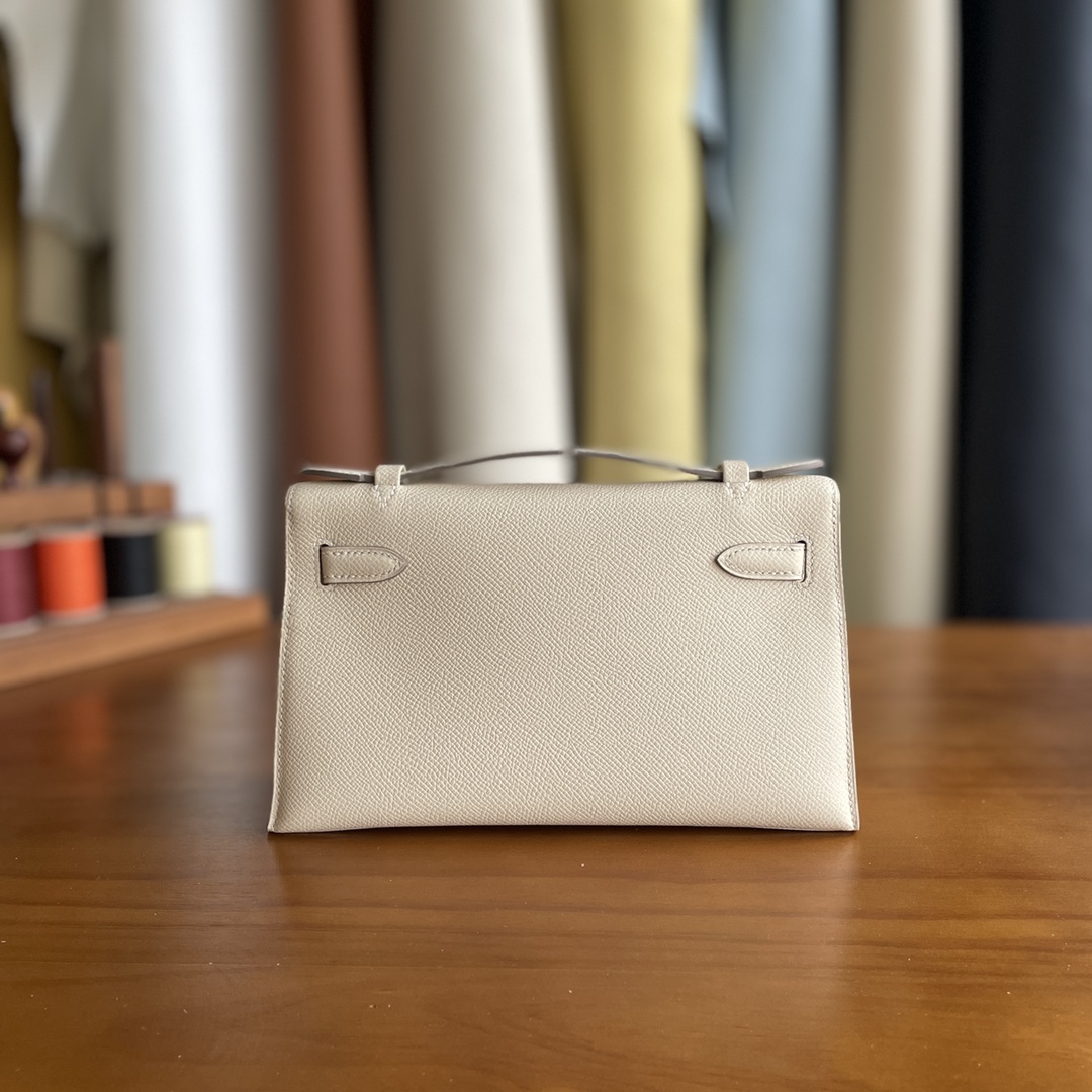 Hermès（爱马仕）mini kelly Pochette Epsom 奶昔白 金扣 22cm