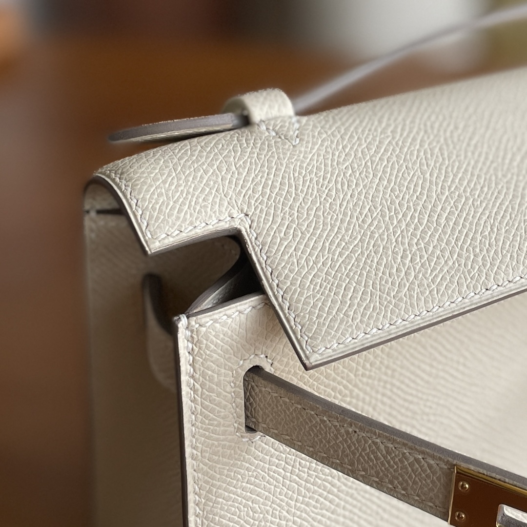 Hermès（爱马仕）mini kelly Pochette Epsom 奶昔白 金扣 22cm