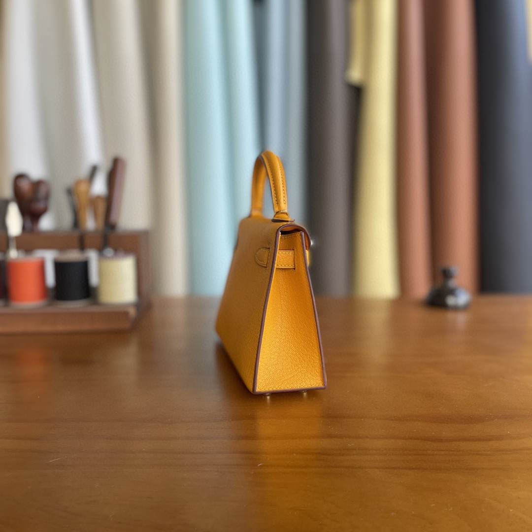 Hermès（爱马仕）mini kelly 迷你凯莉 山羊皮 9v 太阳黄 金扣 19cm