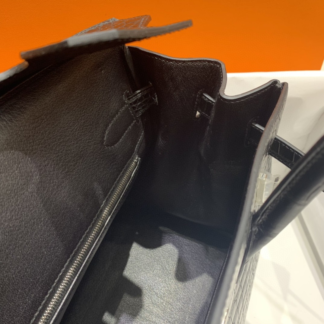 Hermès（爱马仕）Birkin 铂金包 雾面湾鳄 黑色 银扣 30cm