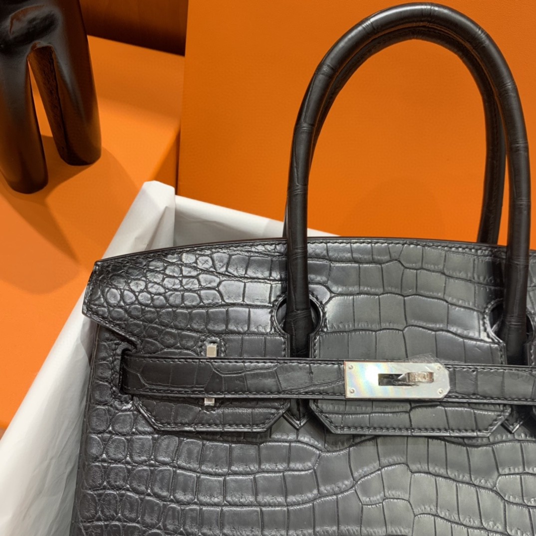 Hermès（爱马仕）Birkin 铂金包 雾面湾鳄 黑色 银扣 30cm
