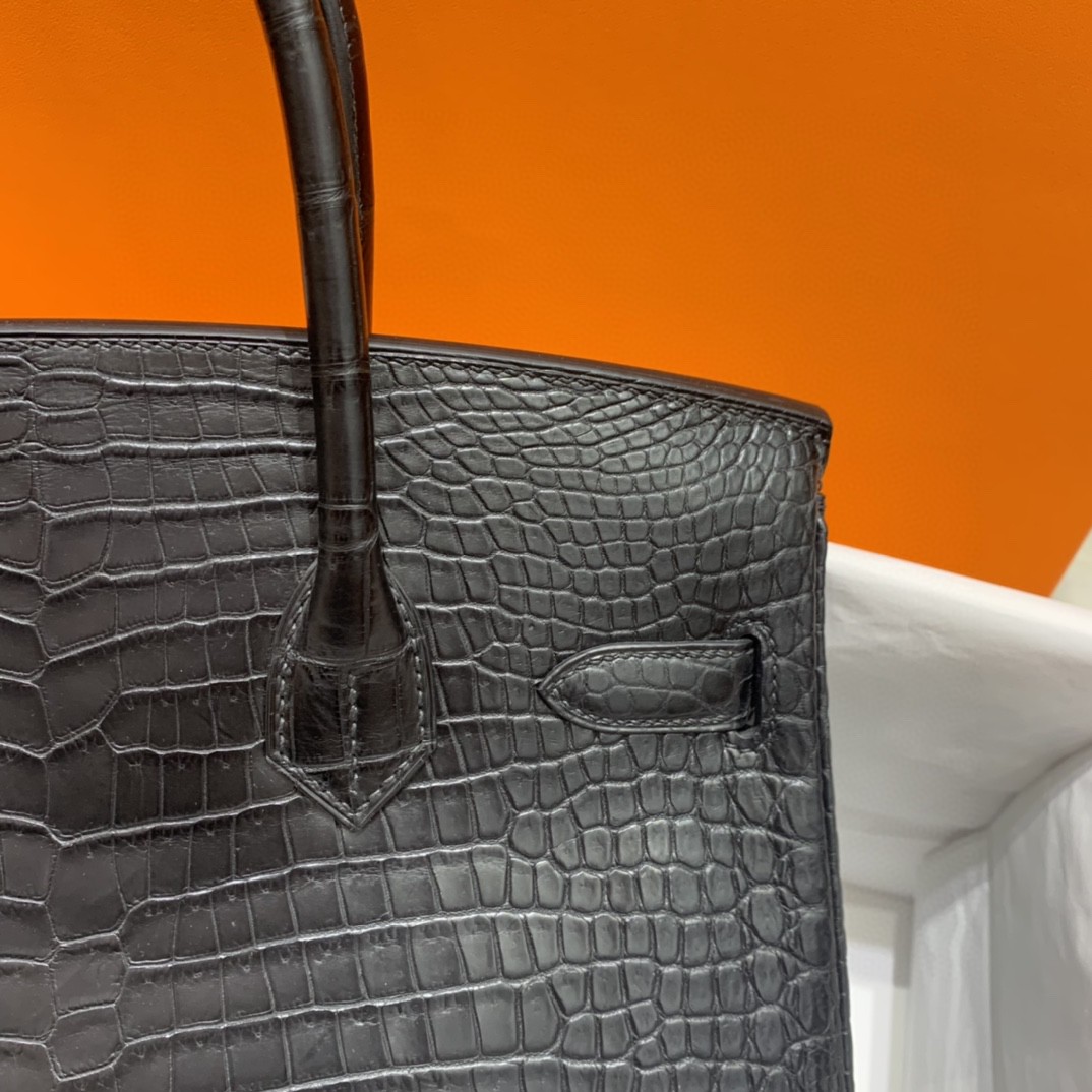 Hermès（爱马仕）Birkin 铂金包 雾面湾鳄 黑色 银扣 30cm