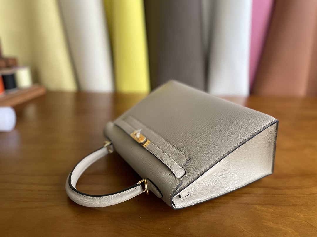 Hermès（爱马仕）Kelly 凯莉包 山羊皮 m8 沥青灰 金扣 25cm