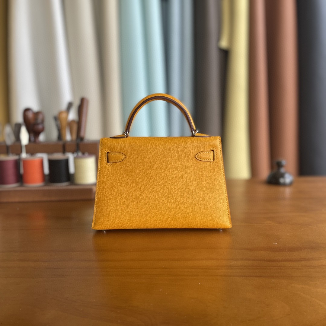 Hermès（爱马仕）mini kelly 迷你凯莉 山羊皮 9v 太阳黄 银扣 19cm