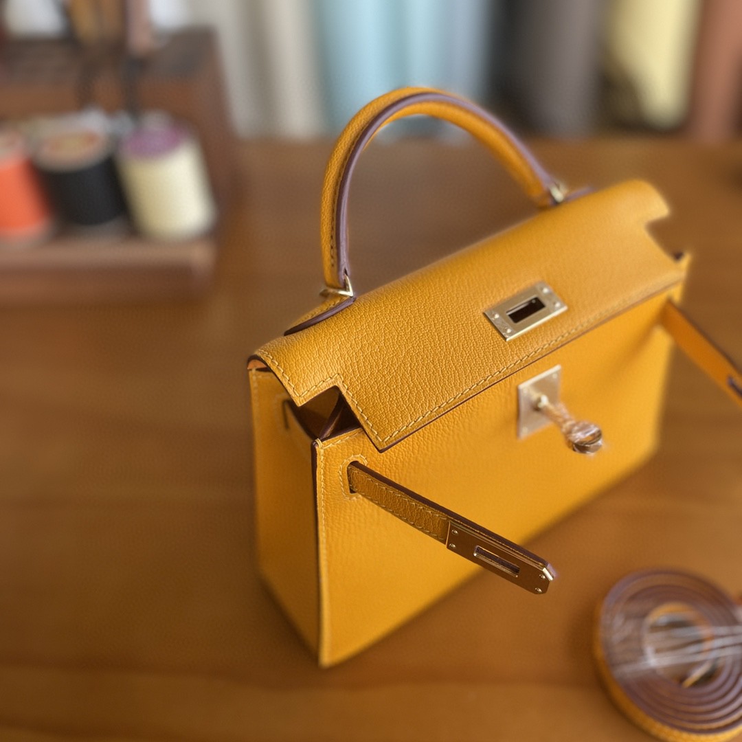 Hermès（爱马仕）mini kelly 迷你凯莉 山羊皮 9v 太阳黄 金扣 19cm